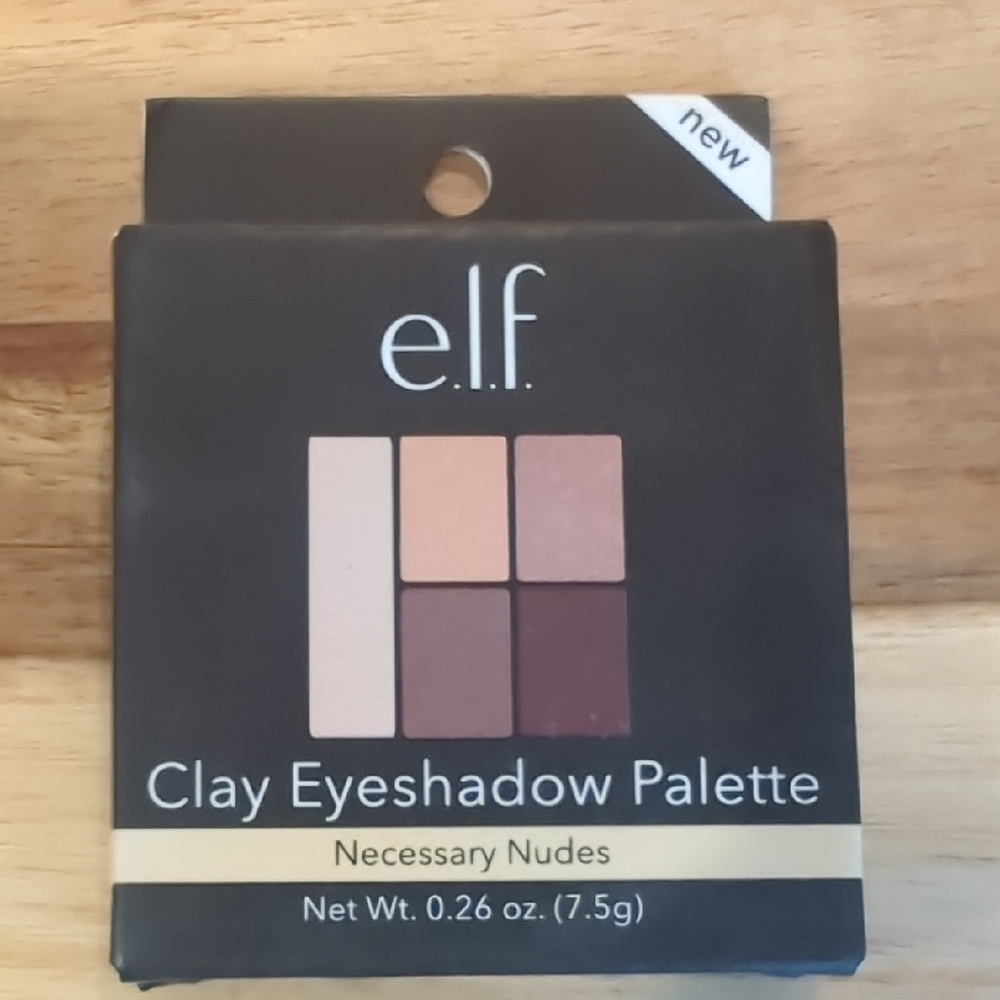 Cream and Brown Eyeshadow Palette with Matte and Shimmer Finishes